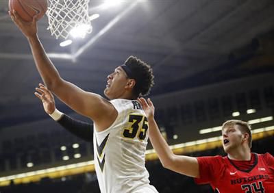 Iowa forward Cordell Pemsl
